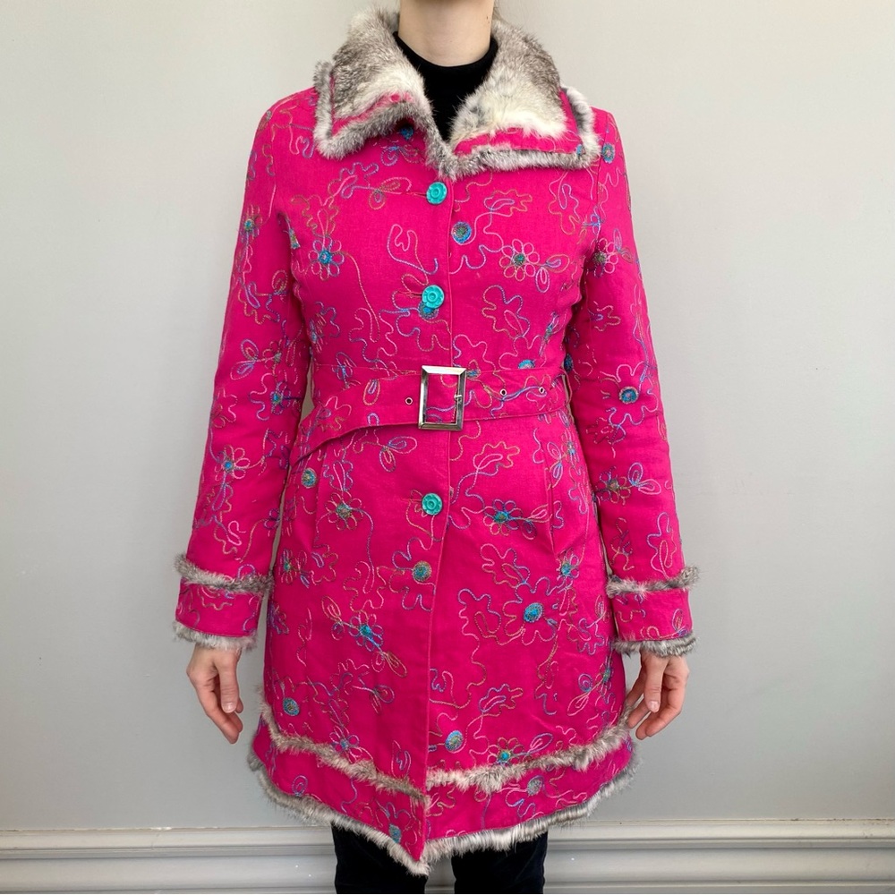 Diane Von Furstenberg embroidered floral jacket with fur trim. 💗